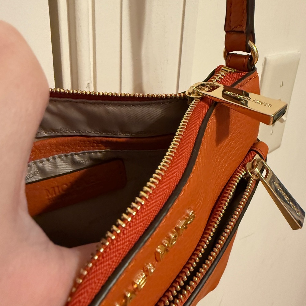 Michael Kors Riley Small Pebbled-leather Orange Crossbody bag - Picture 4 of 9